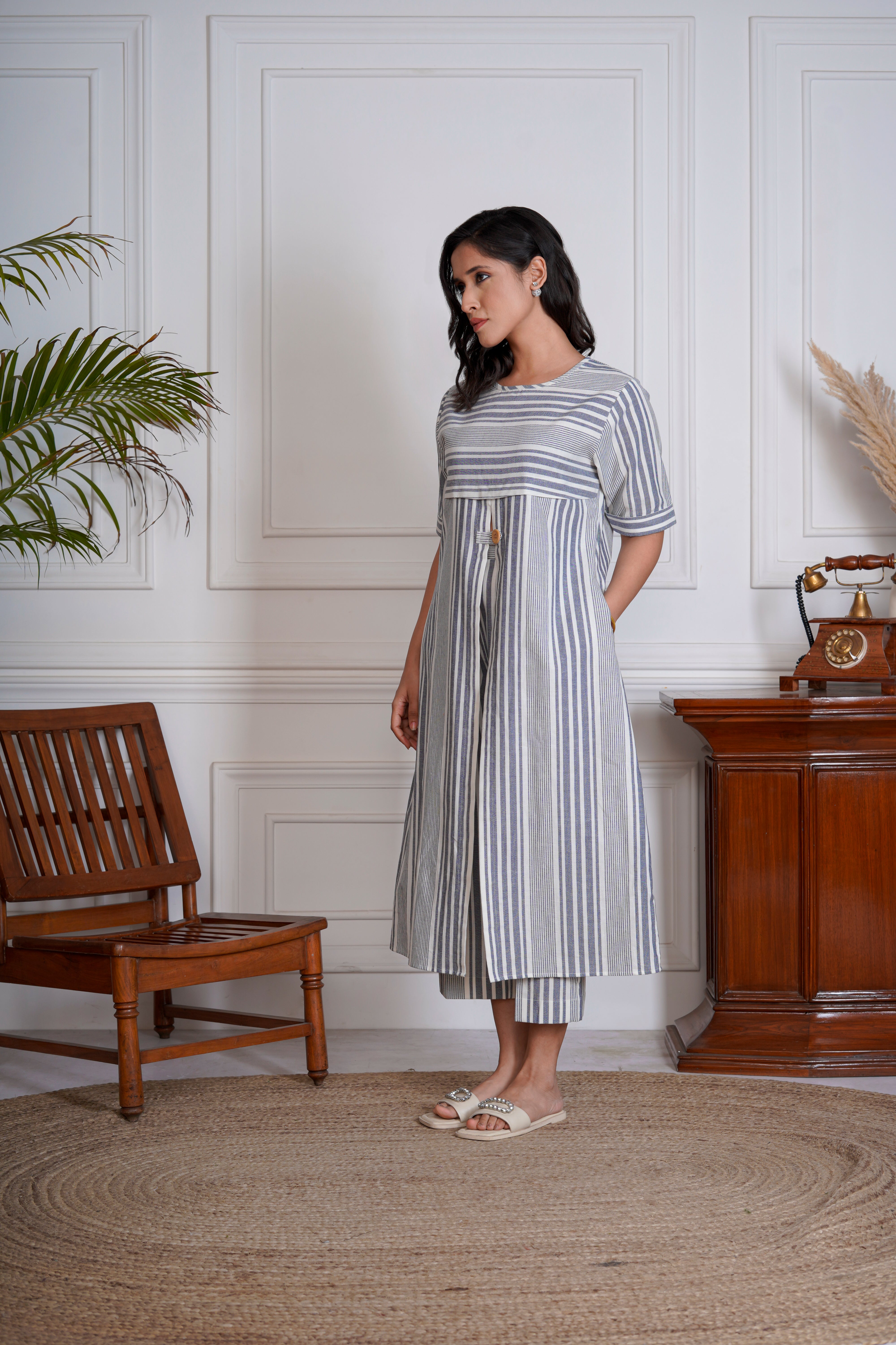 Grey Streak Front Slit Kurta Set